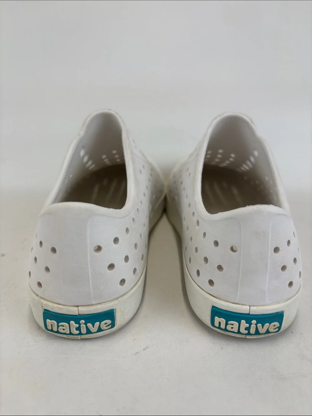 NATIVE Jefferson White SlipOn Waterproof Shoes Size J1